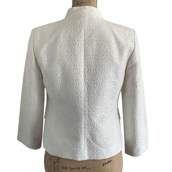EUC Ann Taylor Petites White Jacquard Embroidered/Raised Leaf Pattern Sleek Open - Picture 9 of 12